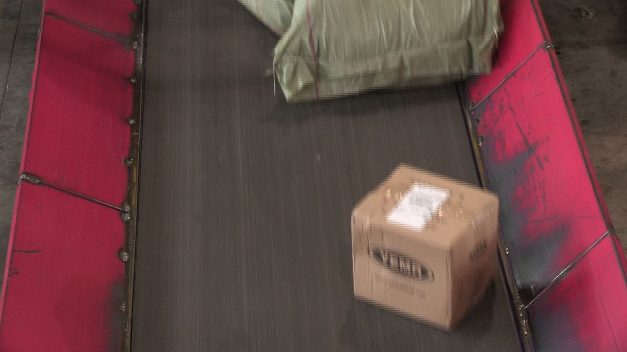 快递分拣站 镜头一组