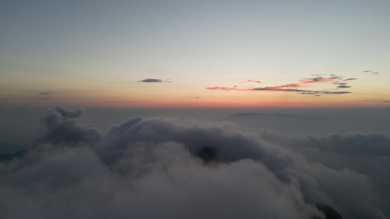 洛阳白云山 × 云海