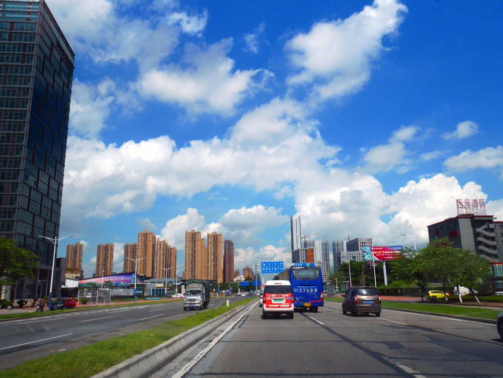 晴天马路