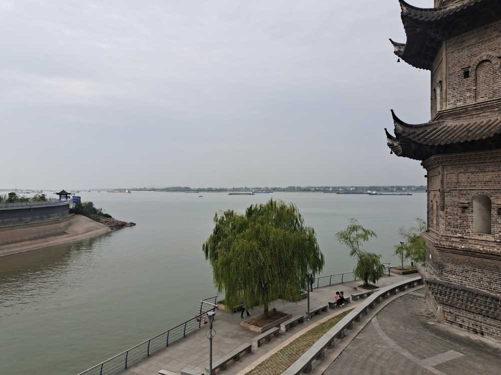 江边景色