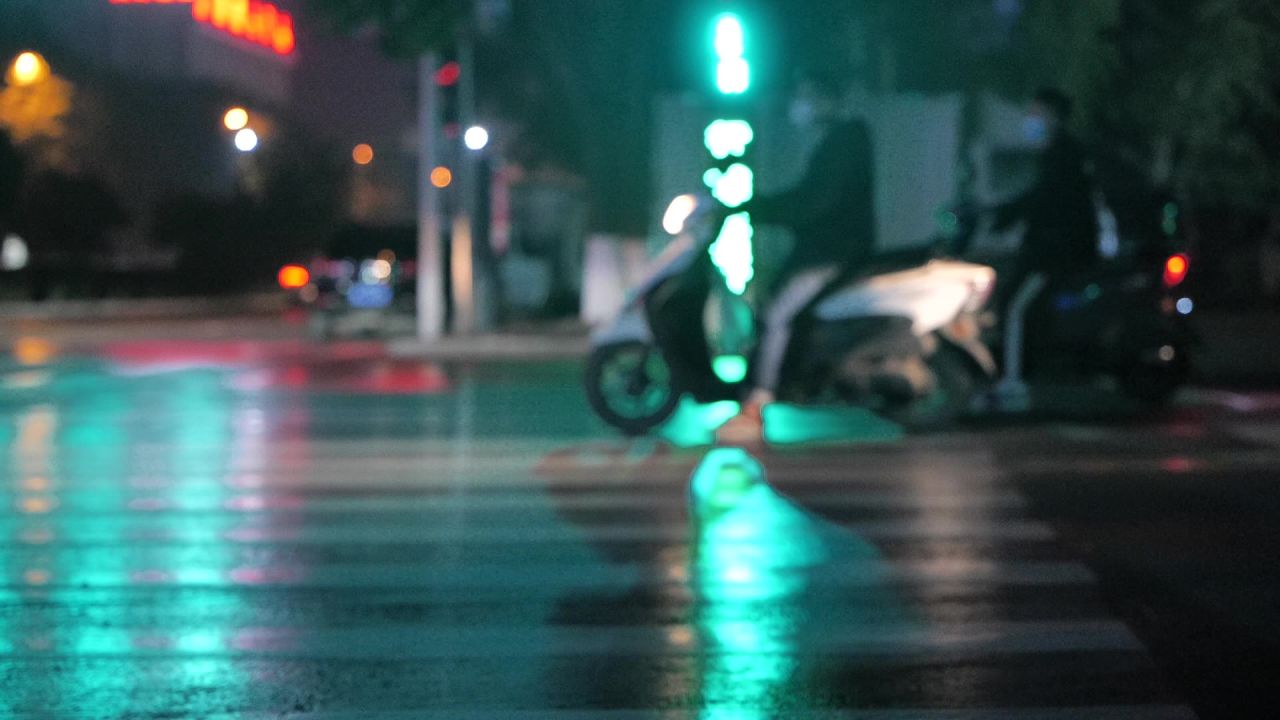 夜景骑车街景