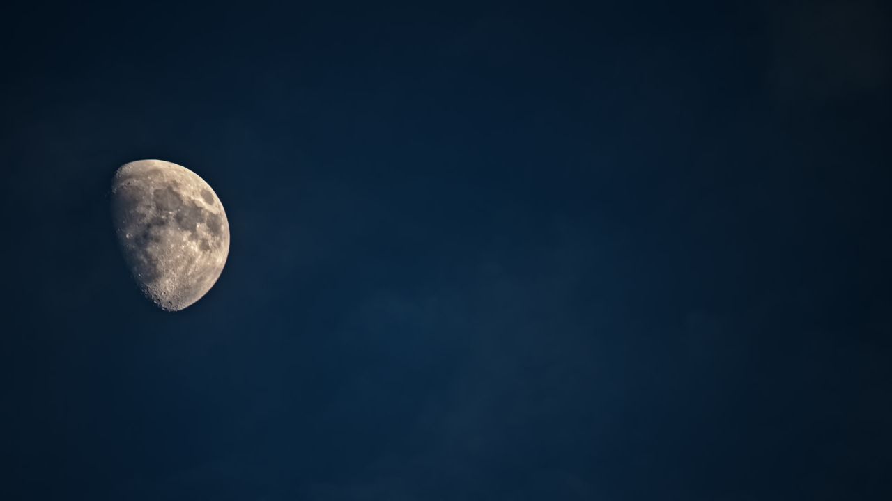 宁静之夜皓月当空