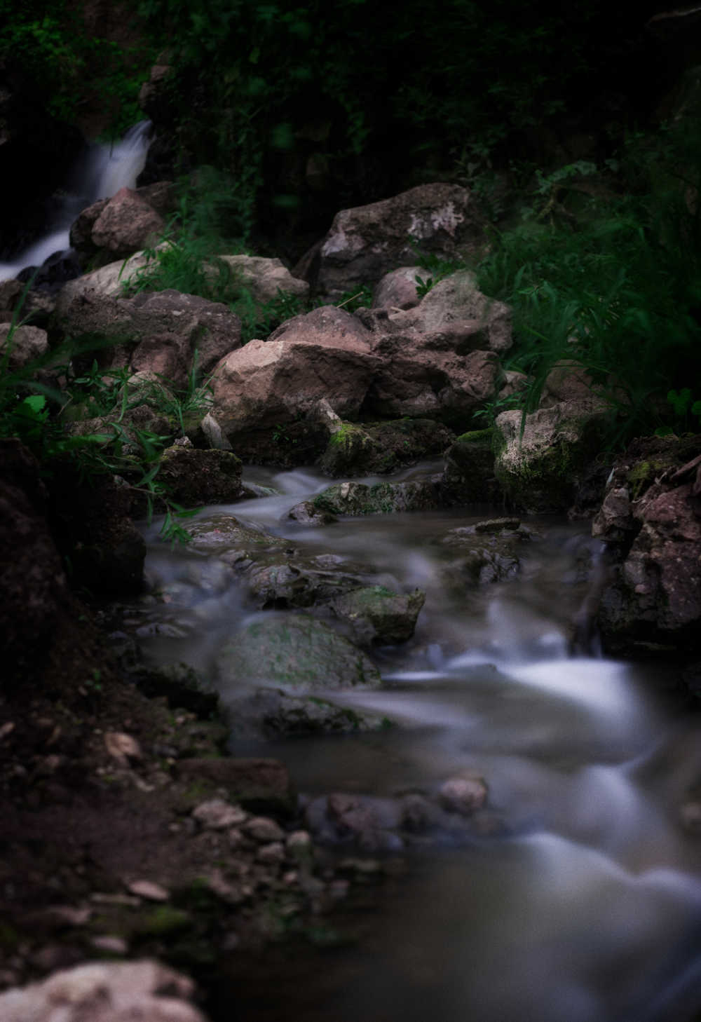 溪水
