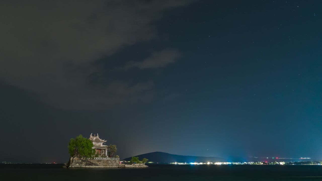 大理洱海小普陀星空星轨