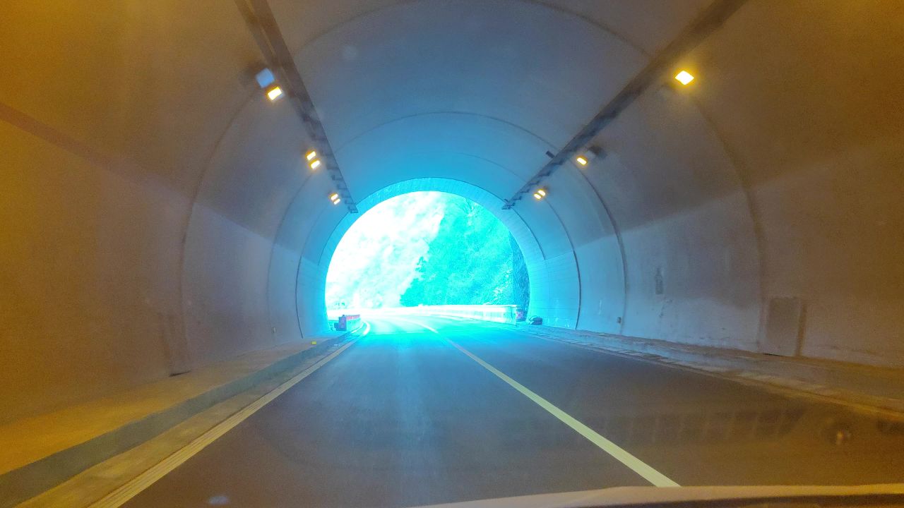 秦岭高速公路段