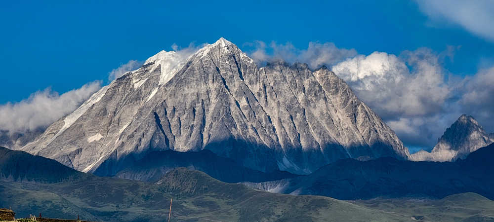 雅拉雪山
