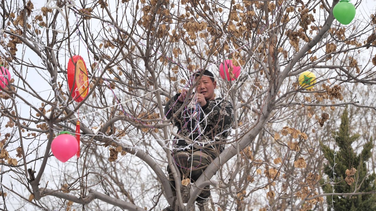 高空作业的工人