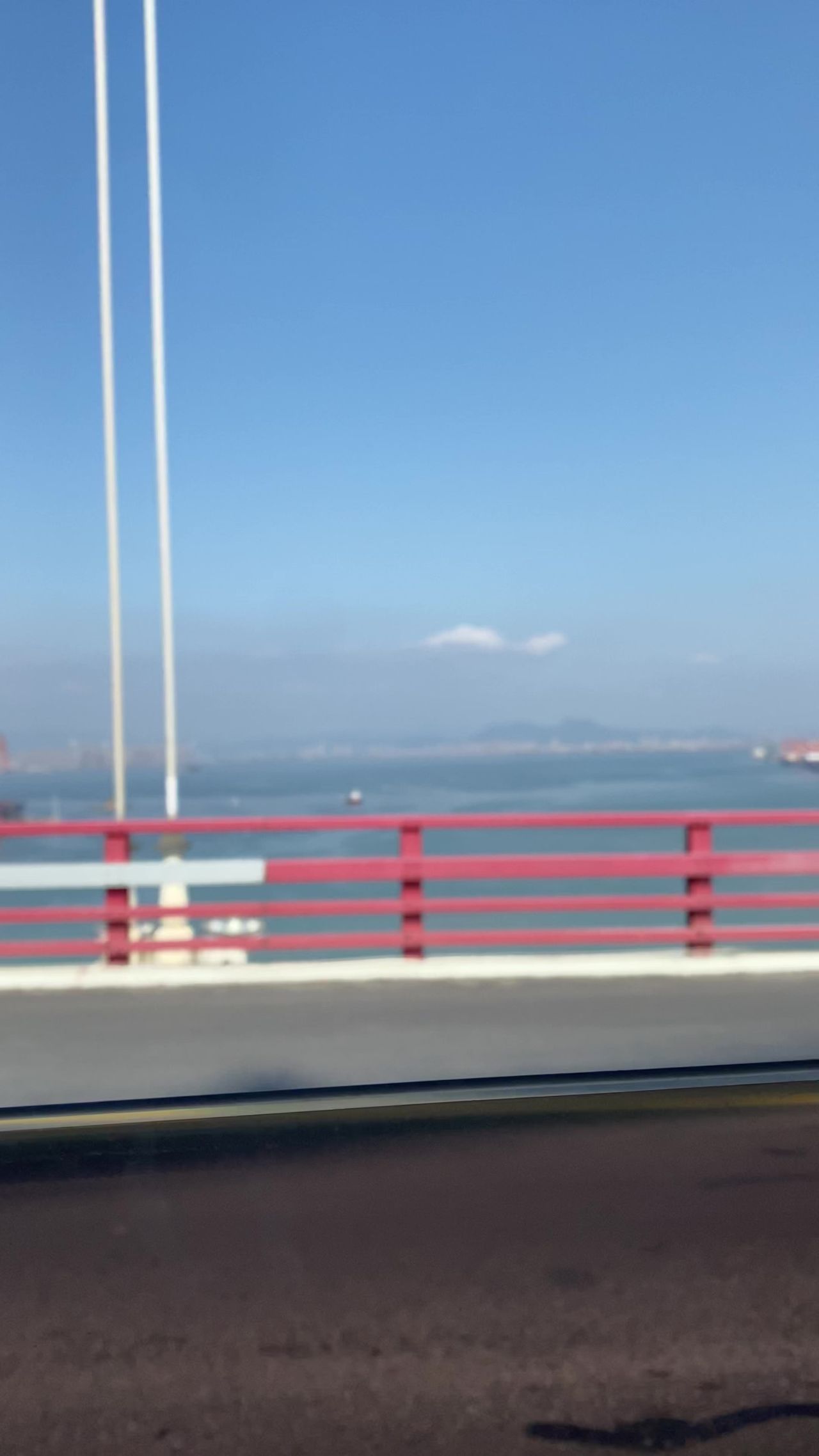 海边路上的风景