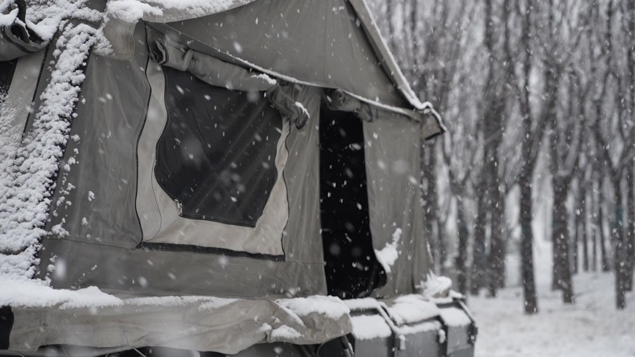 露营营地 下雪掠影