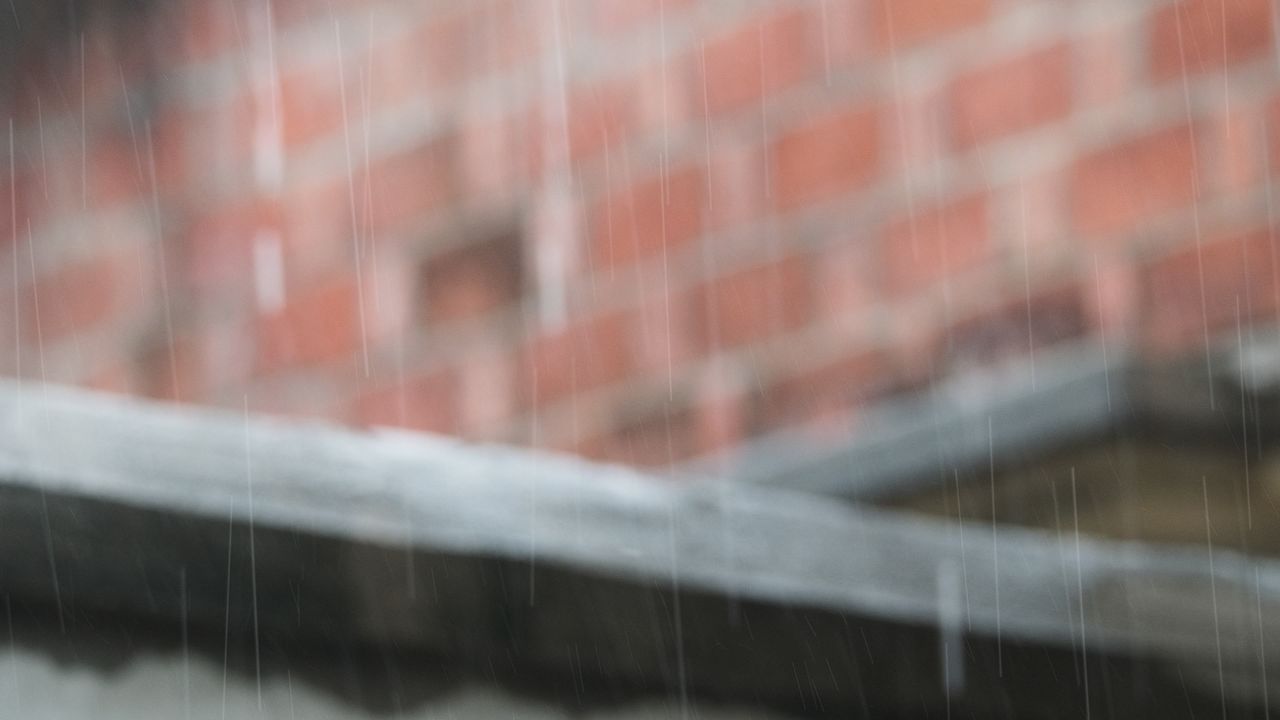 下大雨雨点4K实拍