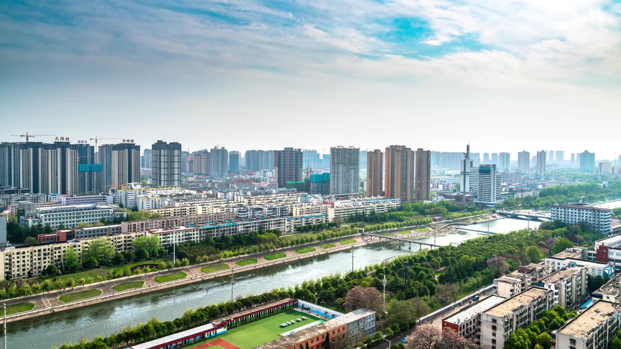 河流前景城市流云延时
