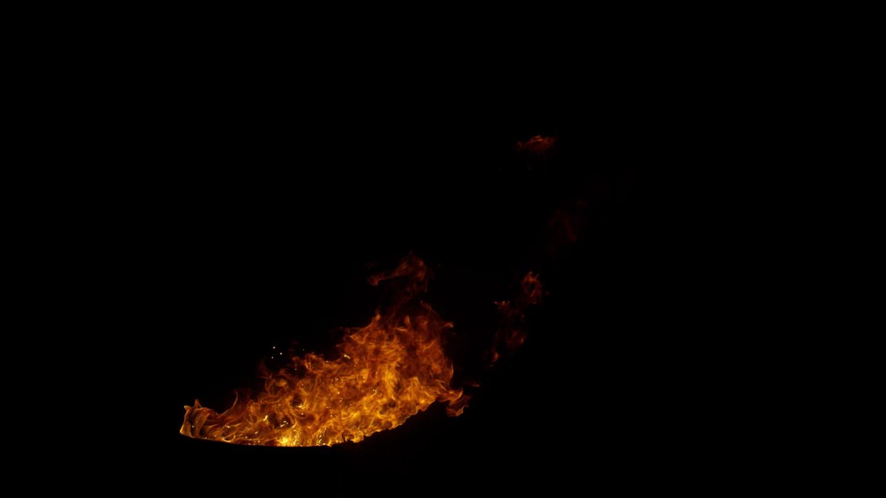 地面水面火焰燃烧喷发4K特效合成视频素材