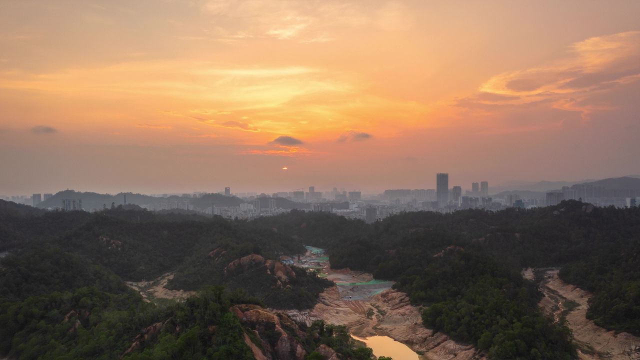 地标建筑上空昨天的云世界二十八