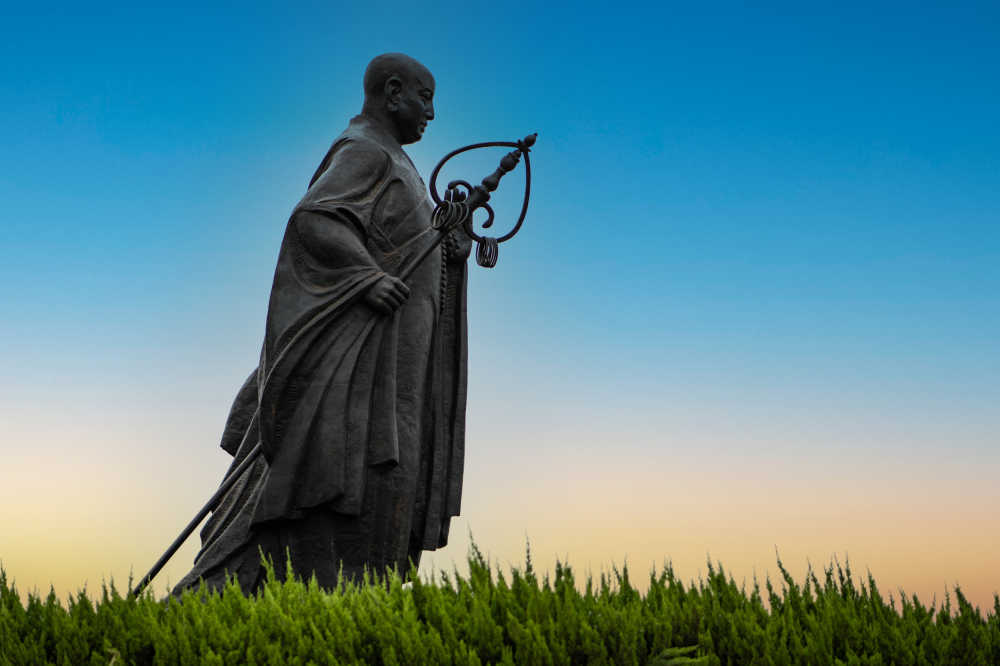 玄奘法师雕塑