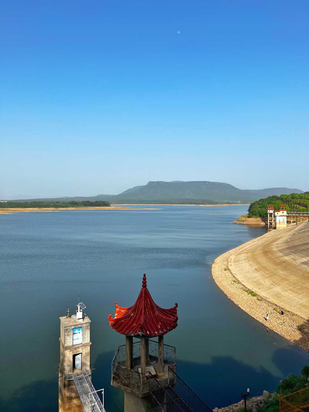 水库