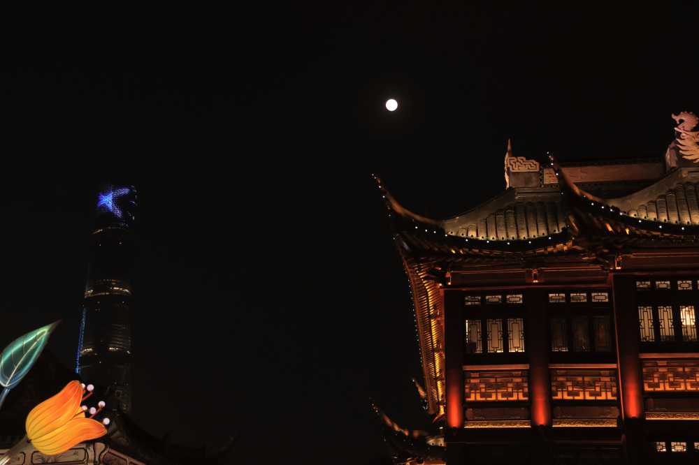 古建筑与现代建筑同框