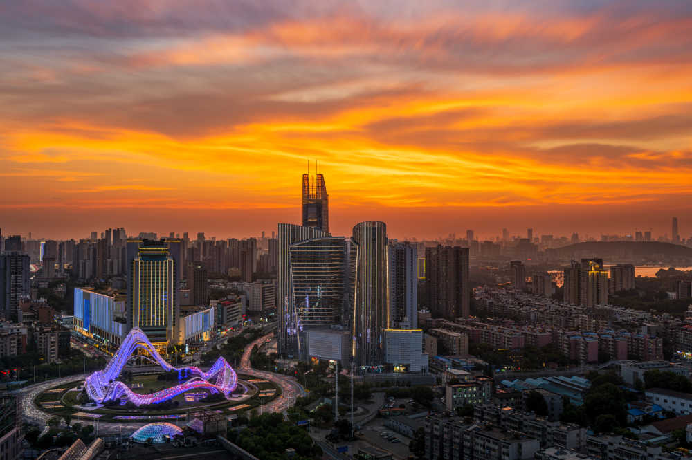 武汉光谷星河火烧云晚霞夜景