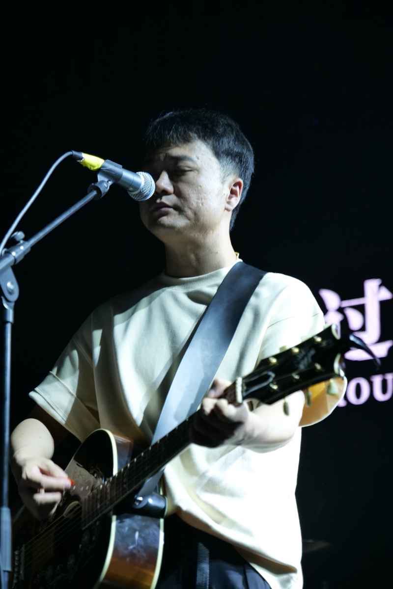 贰佰
