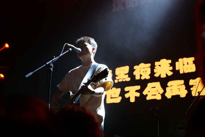 贰佰