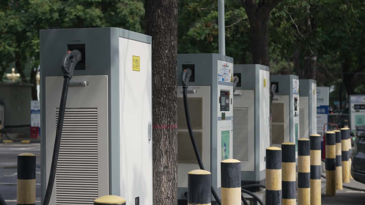 新能源汽车充电