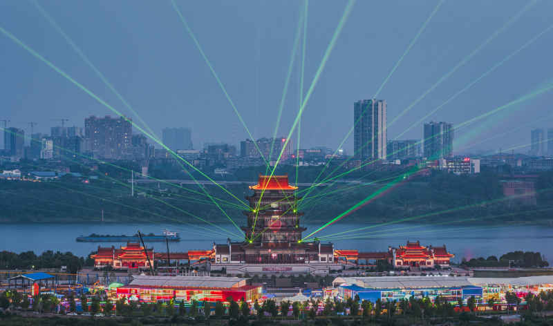 亮灯瞬间