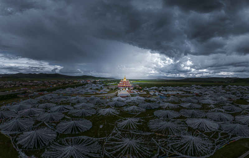 暴雨来袭