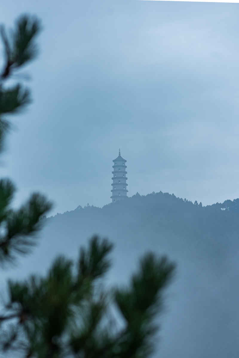 雾里看塔