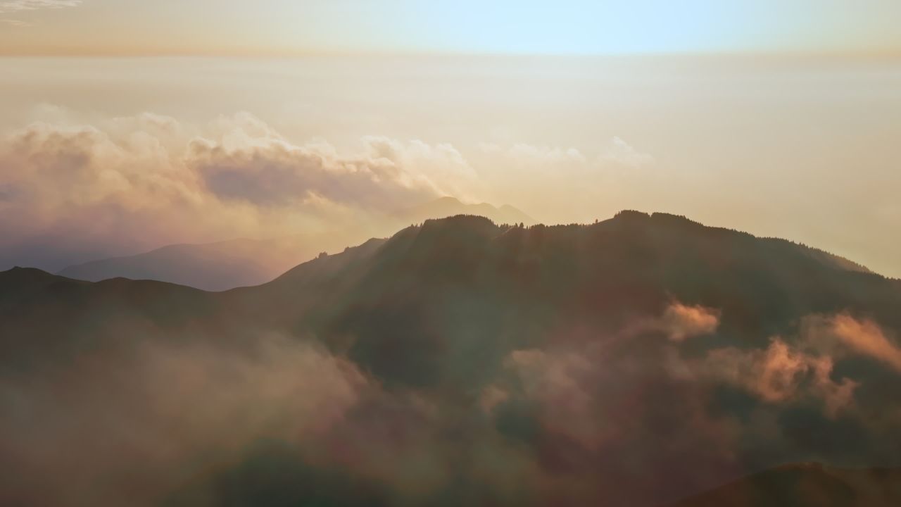 江西萍乡武功山日出日落云海风光航拍 25