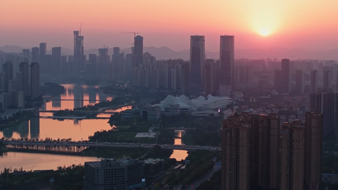 湖南长沙梅溪湖日落城市建筑风光航拍 7