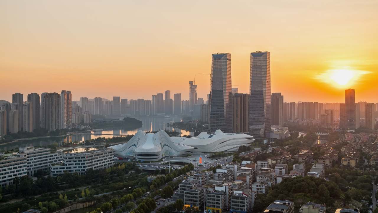 湖南长沙梅溪湖城市风光延时航拍 5