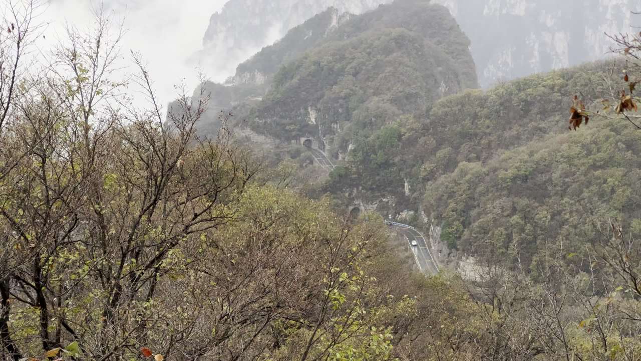 云台山风景 盘山公路
