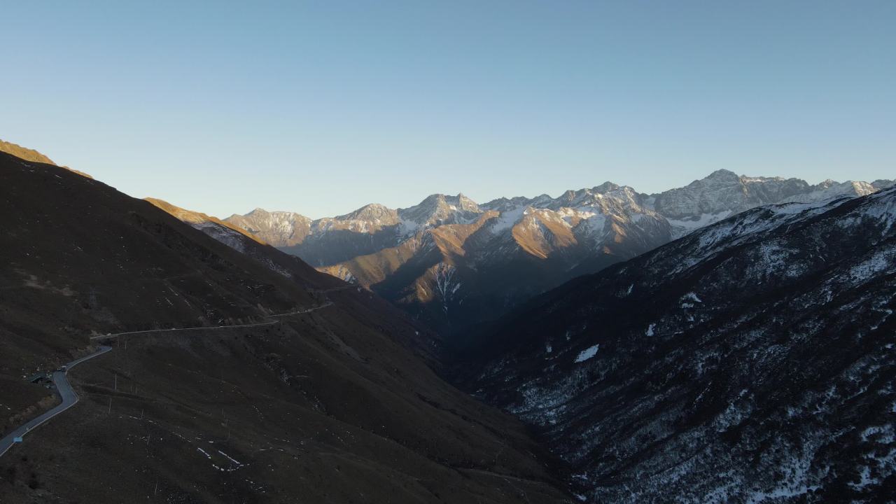 四姑娘雪山及周边雪山 7