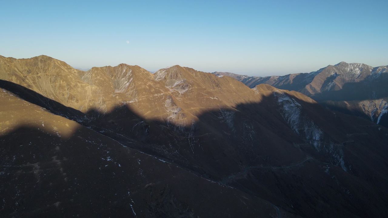 四姑娘雪山及周边雪山 13