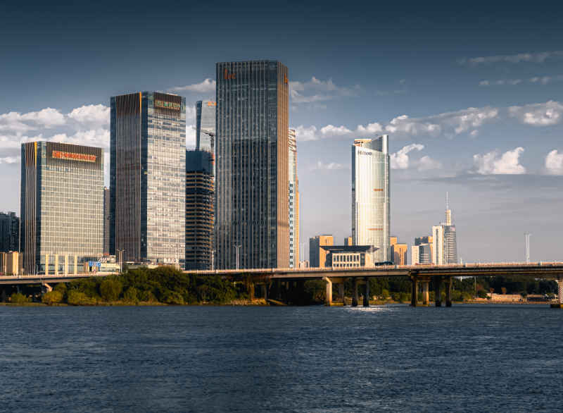 城市河畔