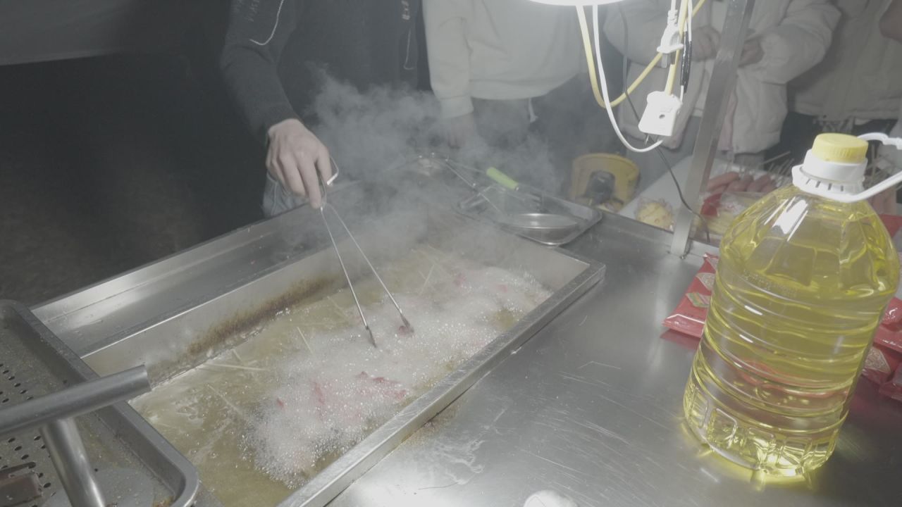 夜晚户外烧烤摊