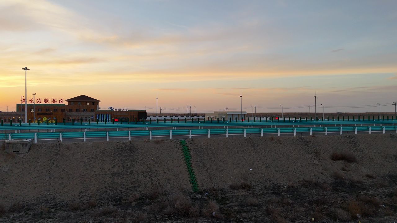 新疆S21沙漠公路 35
