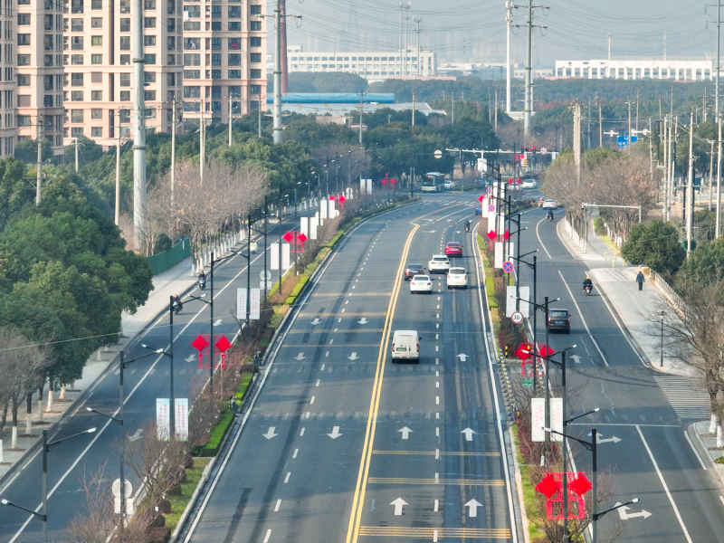 航拍昆山城镇道路风光新春氛围 4