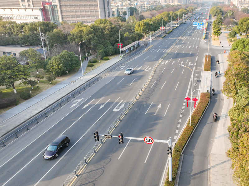 航拍昆山城镇道路风光新春氛围 65