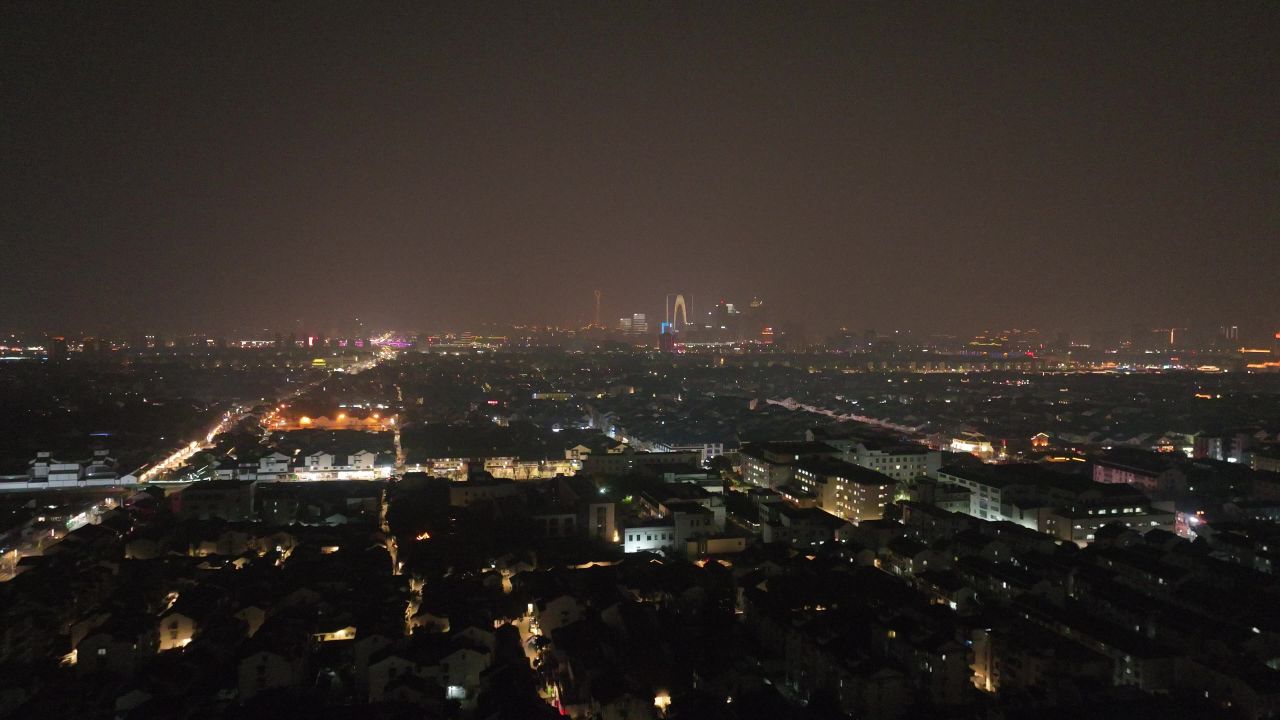 航拍苏州古城区北寺塔夜景 5