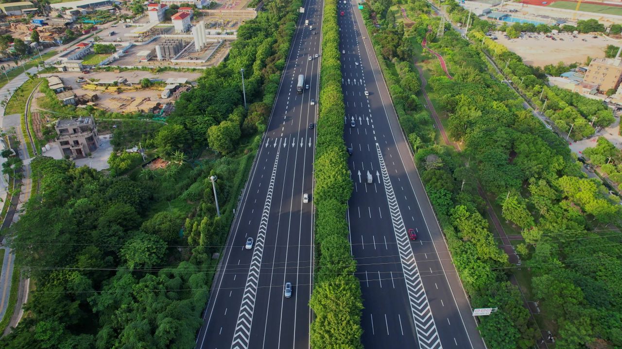 航拍高速公路交通景观