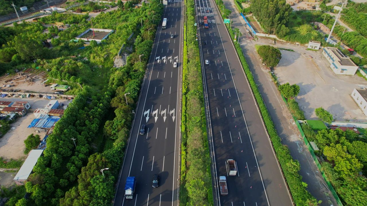 航拍高速公路交通景观