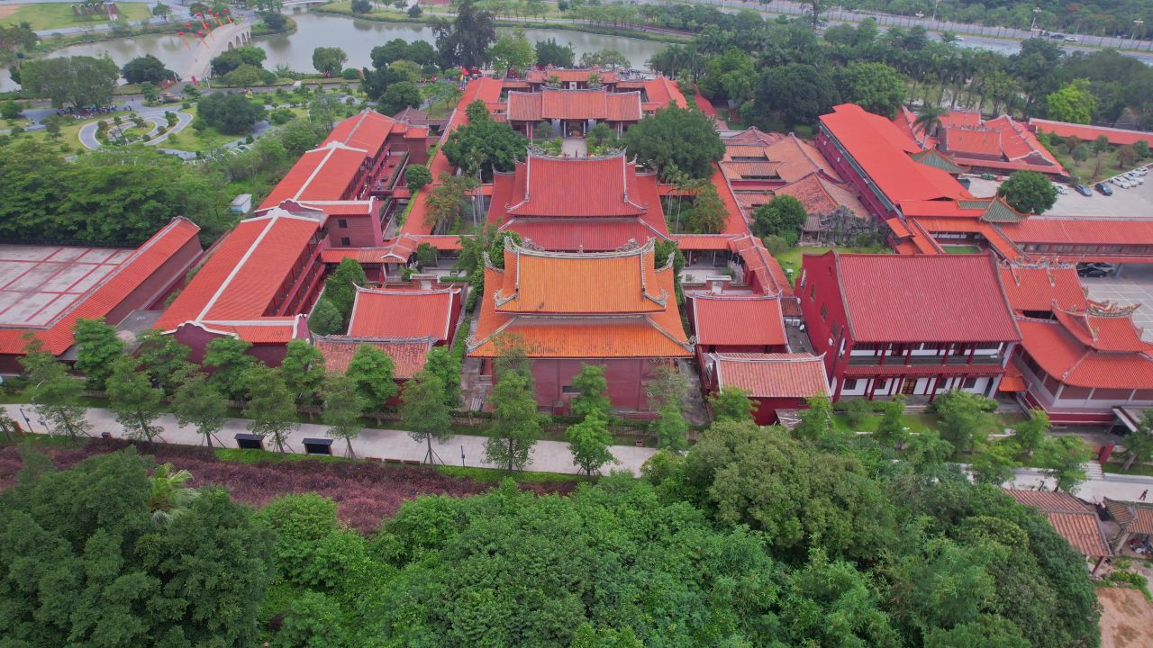 航拍漳州南山禅寺景观