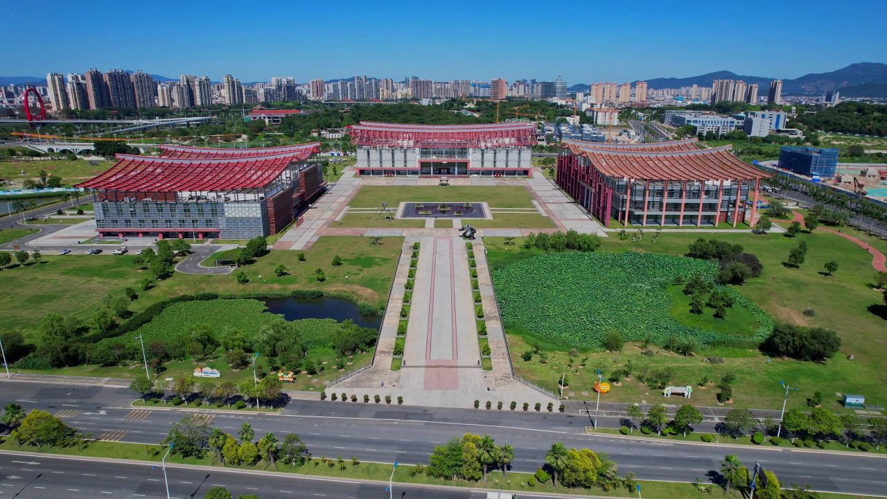 航拍漳州三馆建筑风光