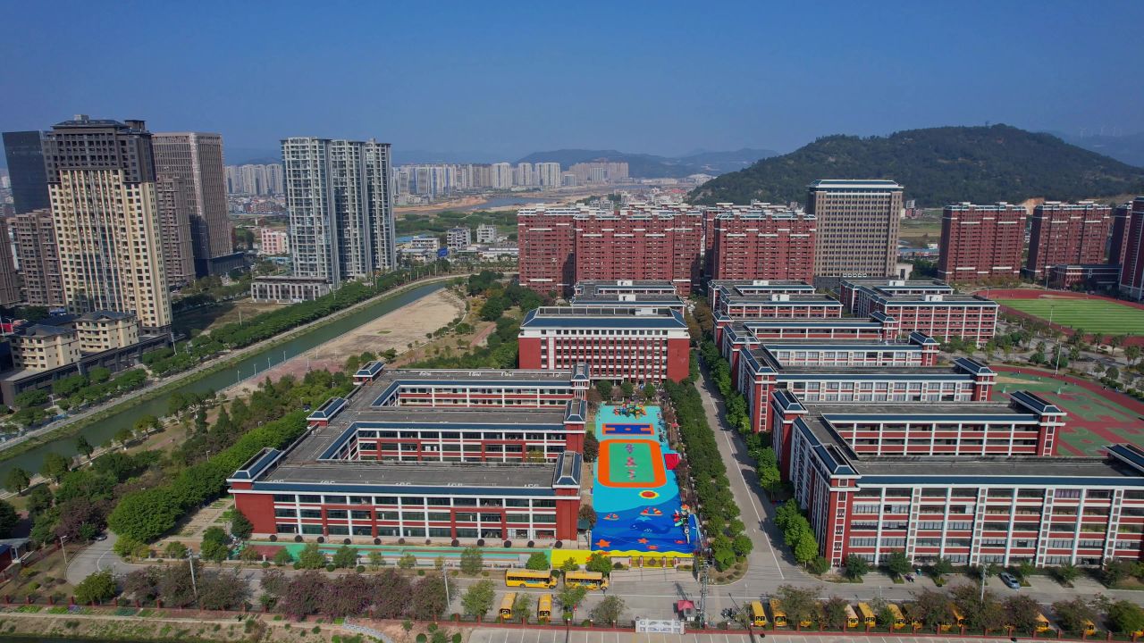 航拍福清京师学校景观
