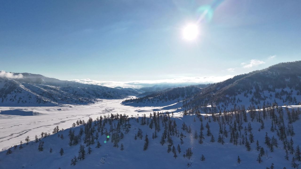 阳光风吹雪延时喀纳斯