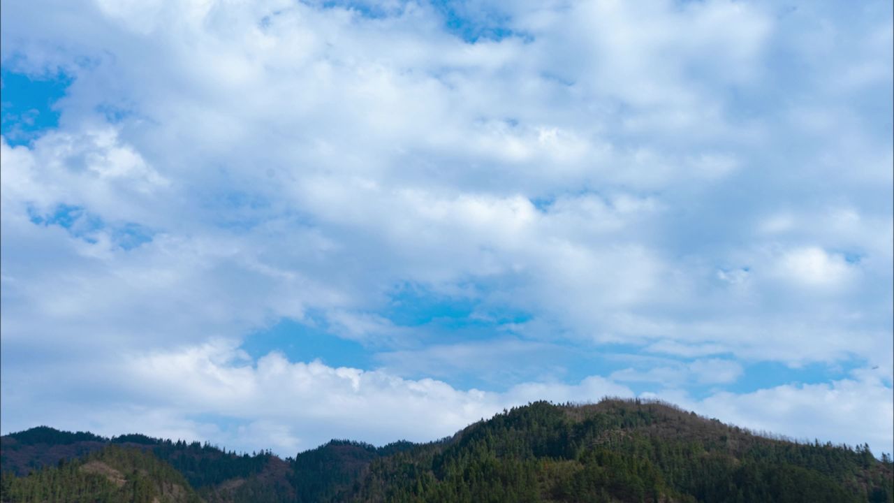 山间云彩