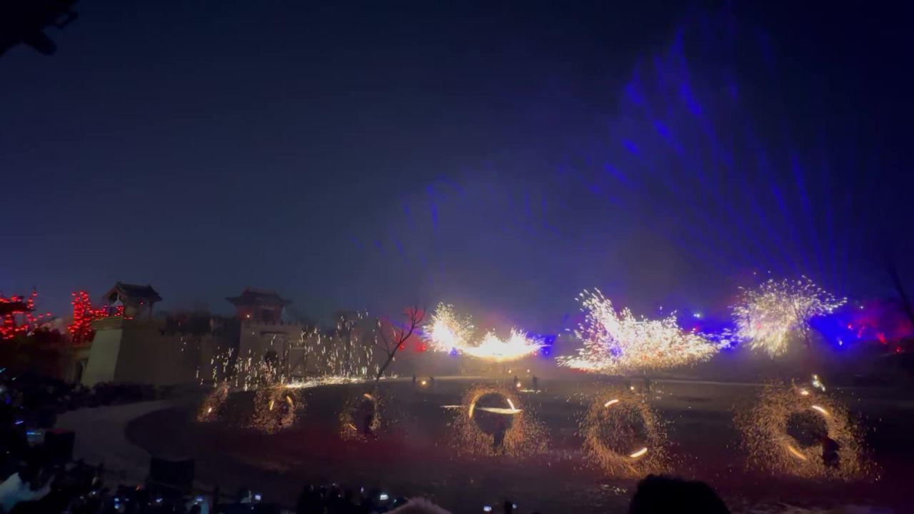 开封打铁花现场表演