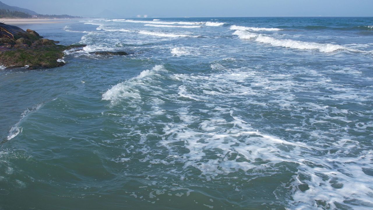 波涛汹涌的大海航拍 32