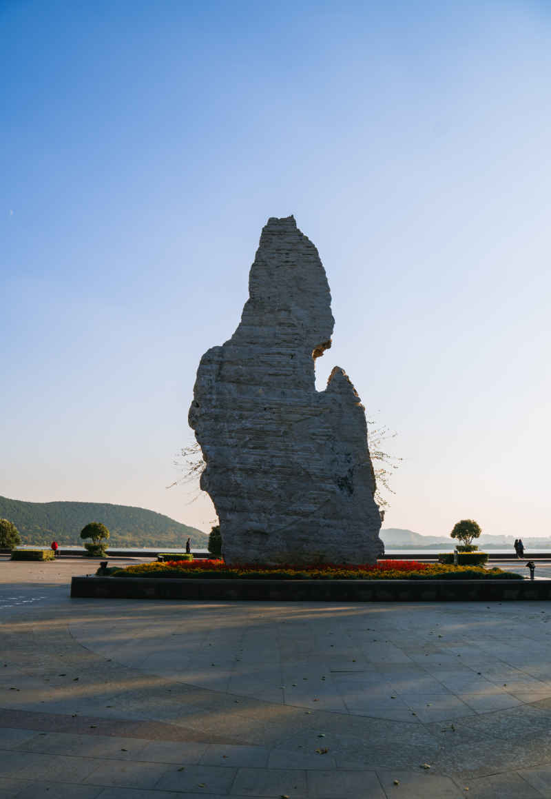 江苏徐州云龙湖风景区寿石广场寿石