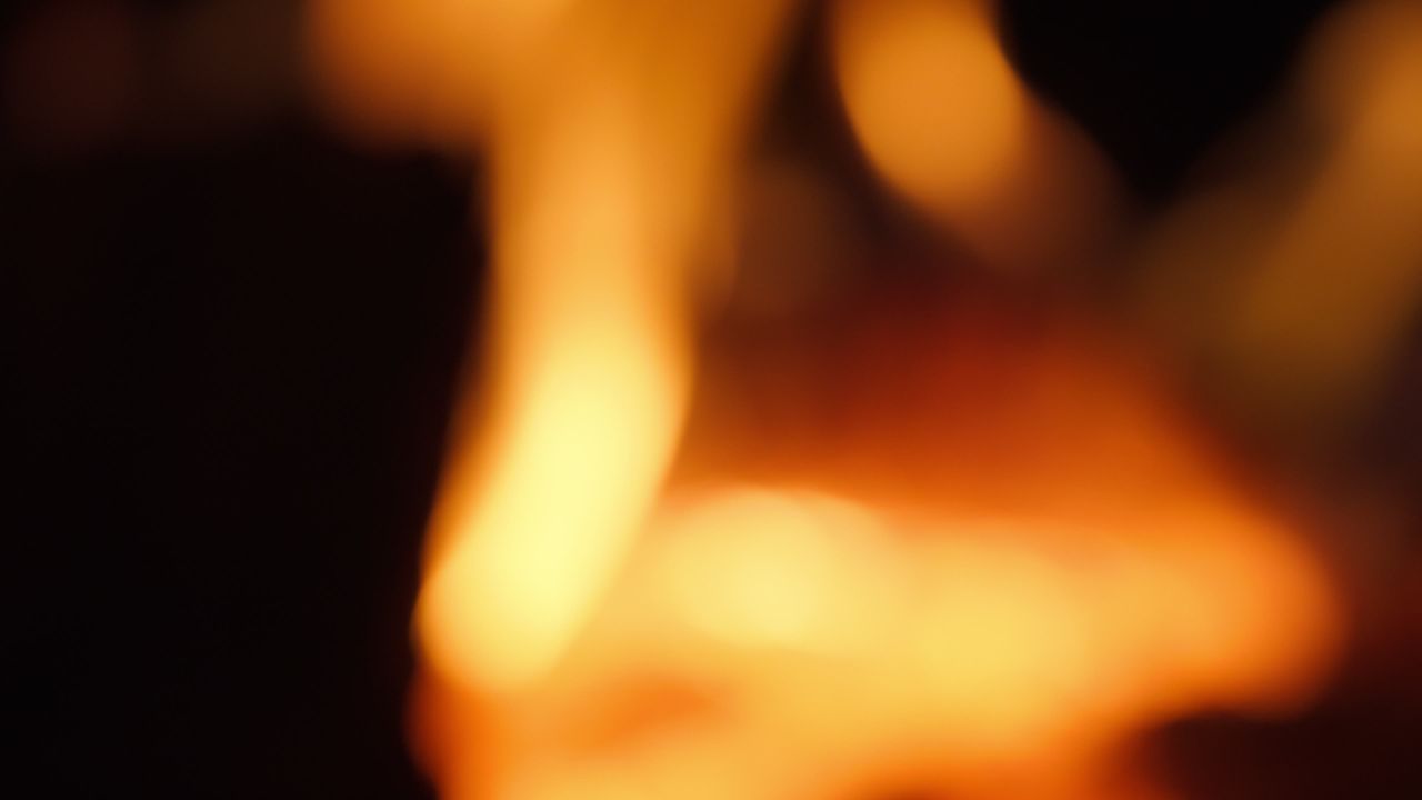 燃烧的柴火焰木炭篝火农村大灶 36
